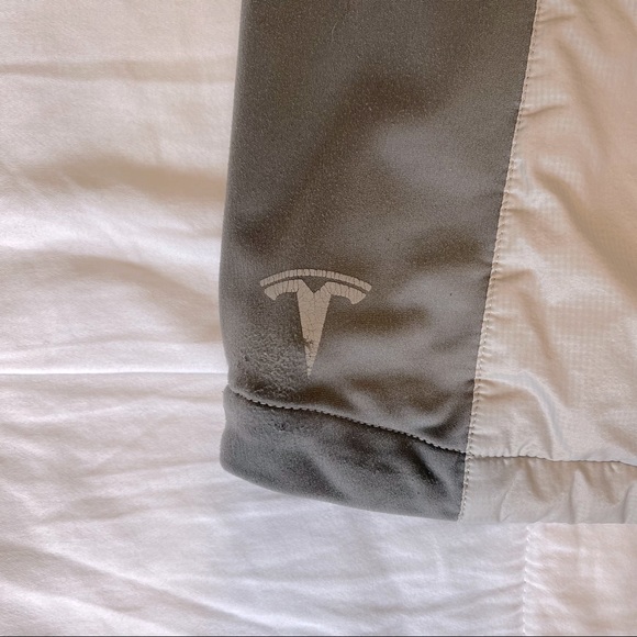 Tesla Women’s Tech Vest, Small - Picture 6 of 9